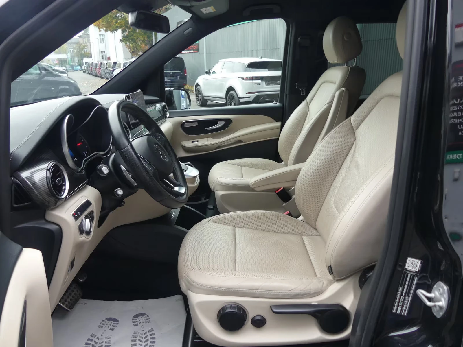 Mercedes-Benz V 300 247HP/AMG/AVANTGARD/360/ОБДУХВАНЕ/934v - изображение 8