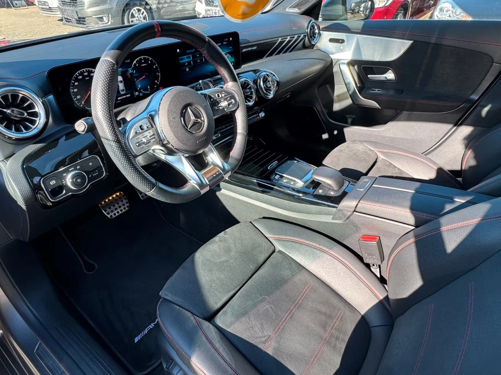 Mercedes-Benz CLA 45 AMG 4MATIC/387HP/BURM/CAM/CPLAY/NAVI/LED/951g, снимка 8 - Автомобили и джипове - 53901695