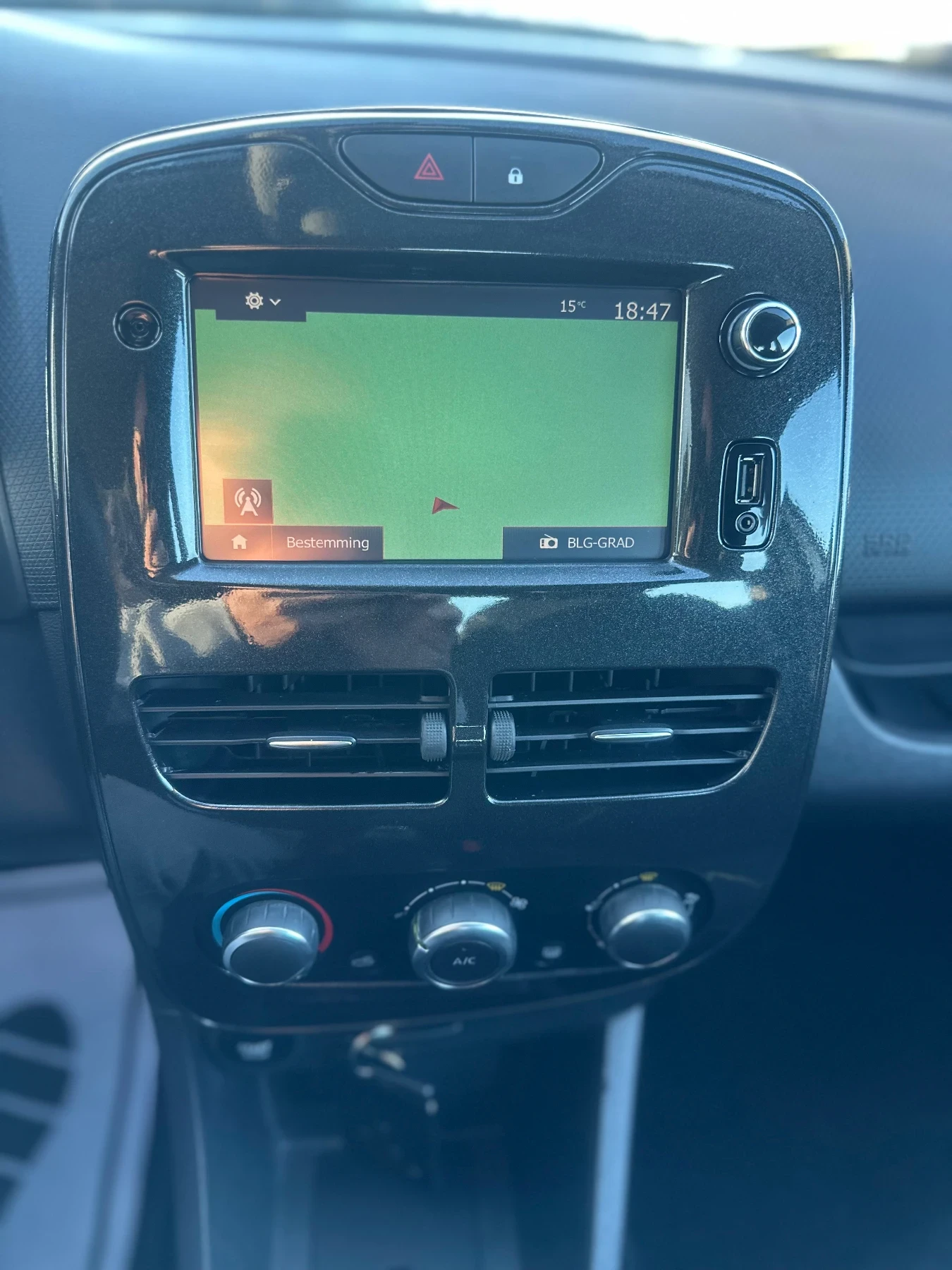 Renault Clio, снимка 9 - Автомобили и джипове - 54138282