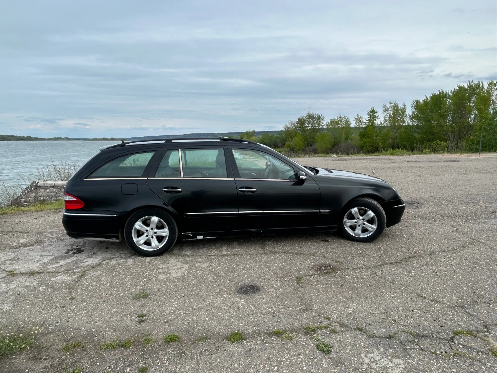 Mercedes-Benz E 270, снимка 3 - Автомобили и джипове - 54874196