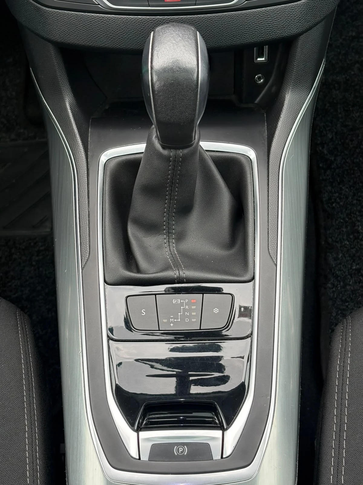Peugeot 308 GT Line TOP , снимка 11 - Автомобили и джипове - 54947354
