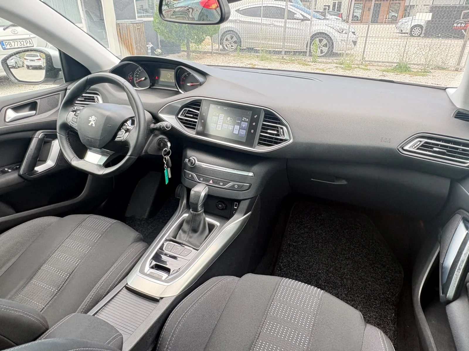 Peugeot 308 GT Line TOP , снимка 9 - Автомобили и джипове - 54947354