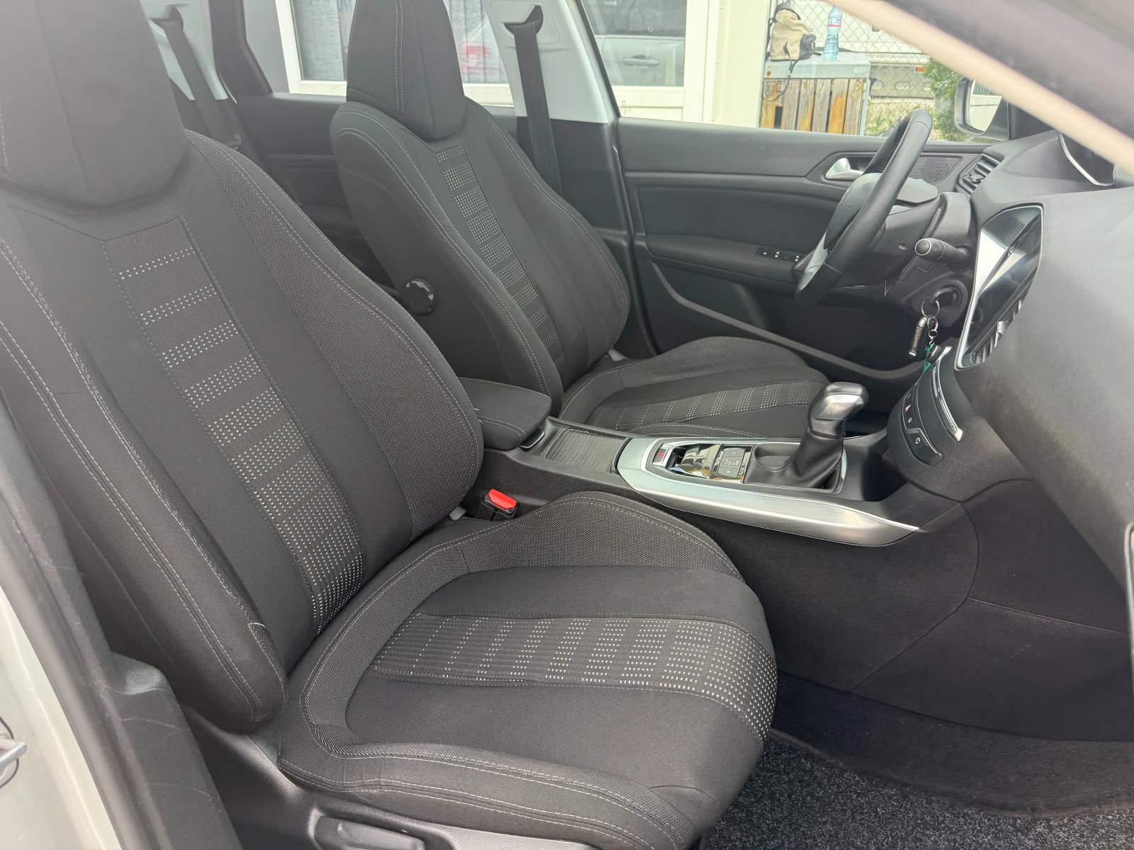 Peugeot 308 GT Line TOP , снимка 11 - Автомобили и джипове - 54947354