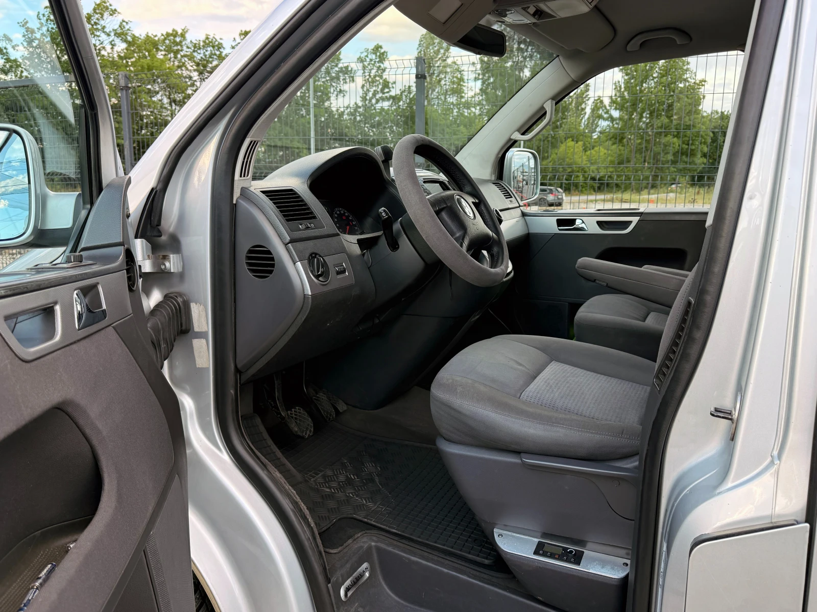 VW Multivan Камера, Подгрев, Печка!, снимка 7 - Автомобили и джипове - 55354671