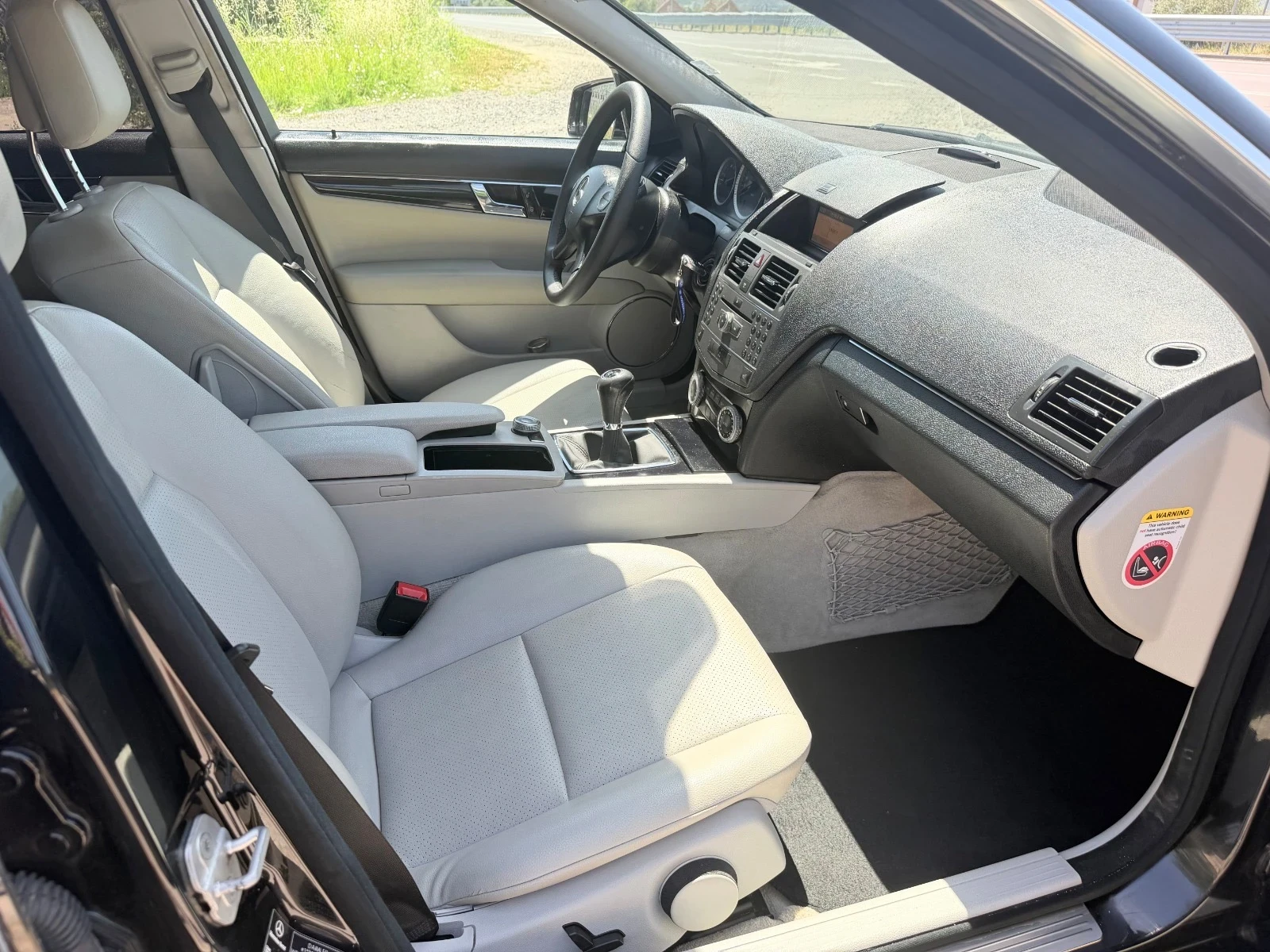 Mercedes-Benz C 180 Kompresor Benzin/Gaz, снимка 11 - Автомобили и джипове - 55621590