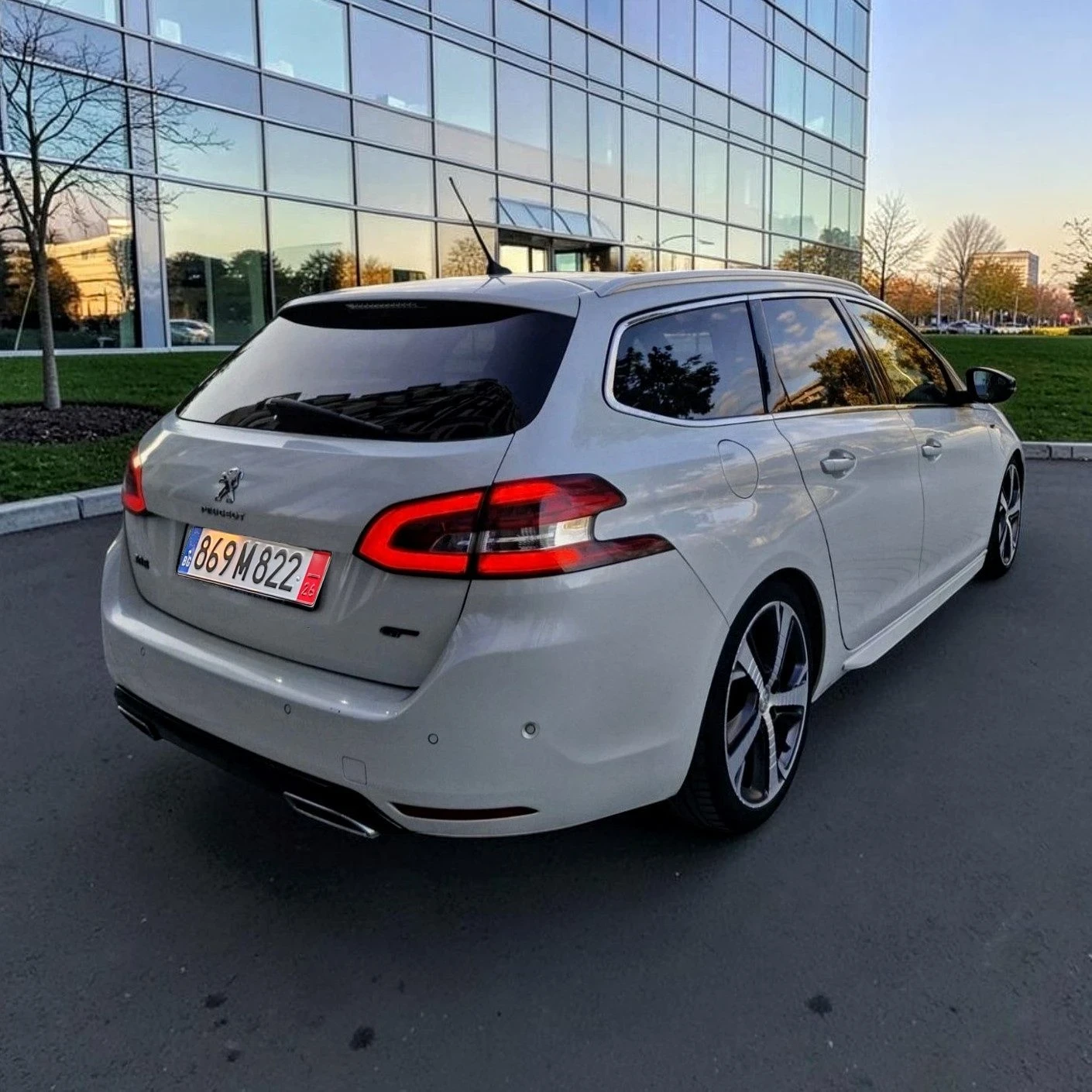 Peugeot 308 * GT LINE * АВТОМАТИК * 2.0HDI 180ps * DENON AUDIO, снимка 4 - Автомобили и джипове - 55631802