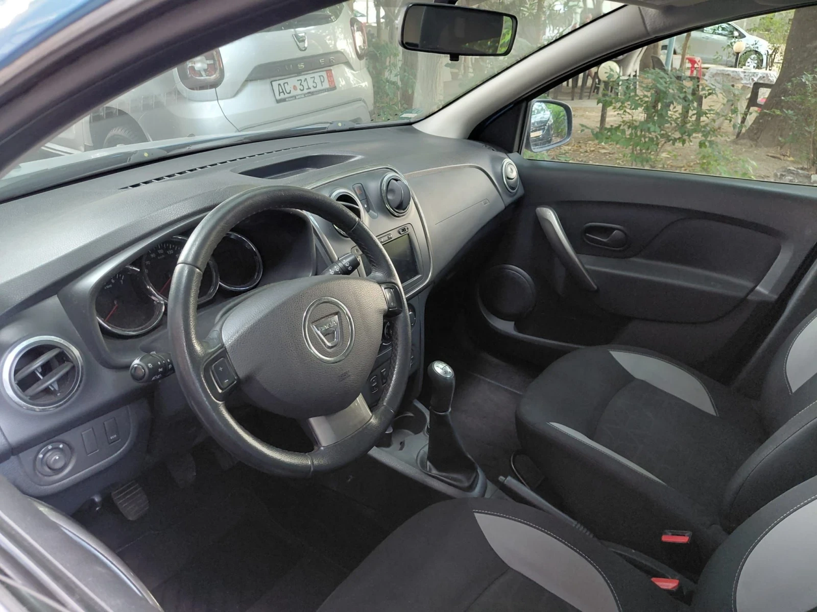 Dacia Sandero 1.0, снимка 7 - Автомобили и джипове - 55646416