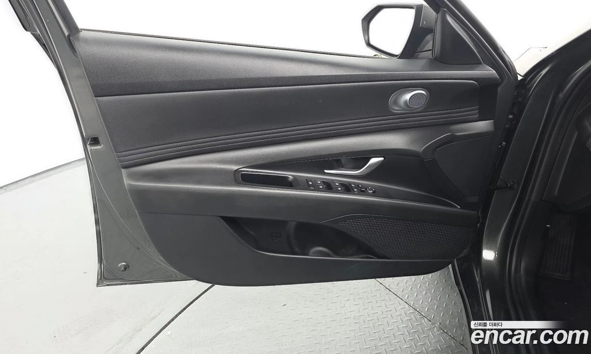 Hyundai Elantra 1.6 LPi Smart, снимка 14 - Автомобили и джипове - 55972720