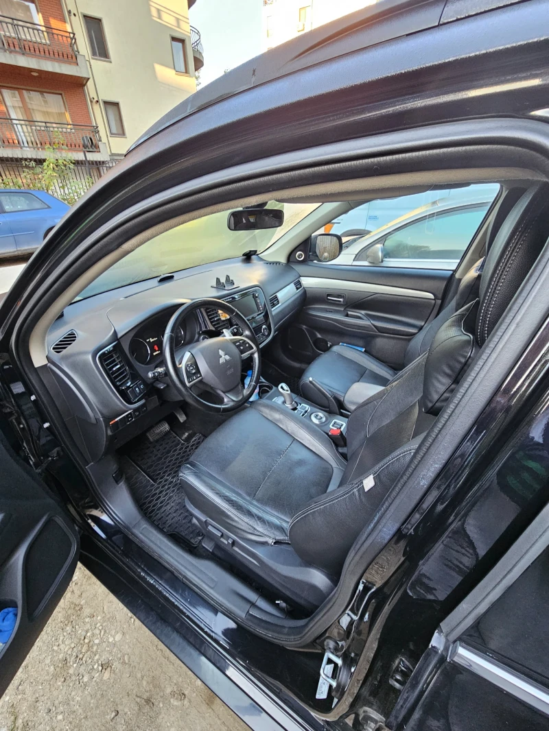 Mitsubishi Outlander Phev (plug-in hibrid) , снимка 10 - Автомобили и джипове - 52218372