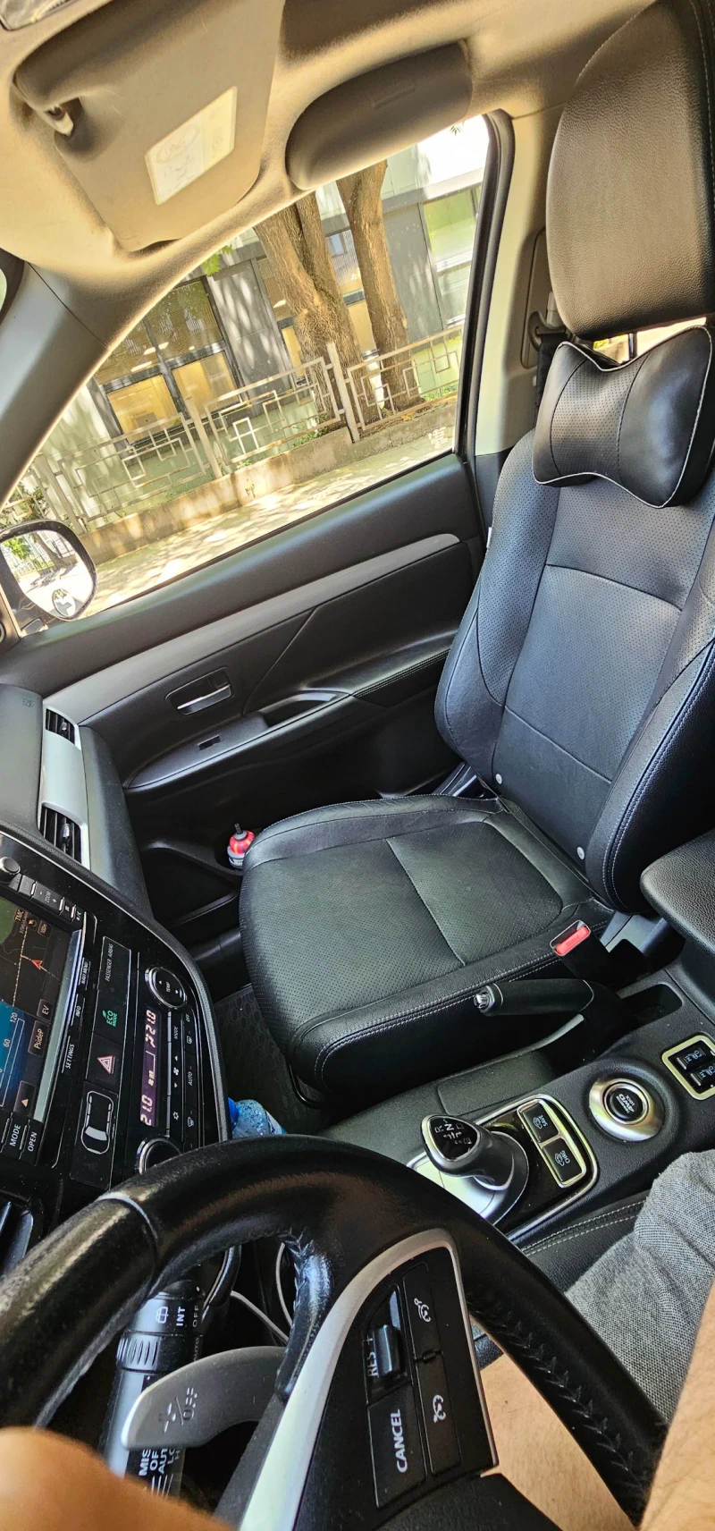 Mitsubishi Outlander Phev (plug-in hibrid) , снимка 16 - Автомобили и джипове - 52218372