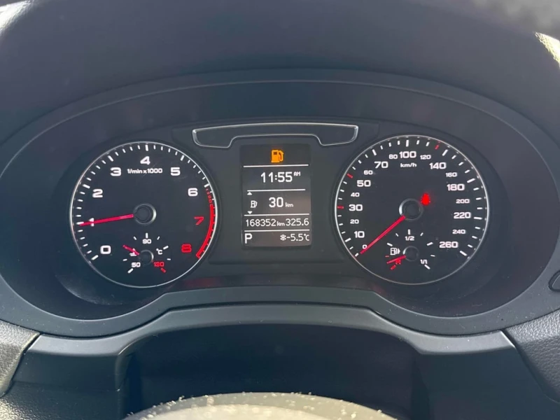 Audi Q3 2018 QUATTRO S LINE * ПРЕДСТАВИТЕЛСТВО НА KIA * , снимка 8 - Автомобили и джипове - 53289713