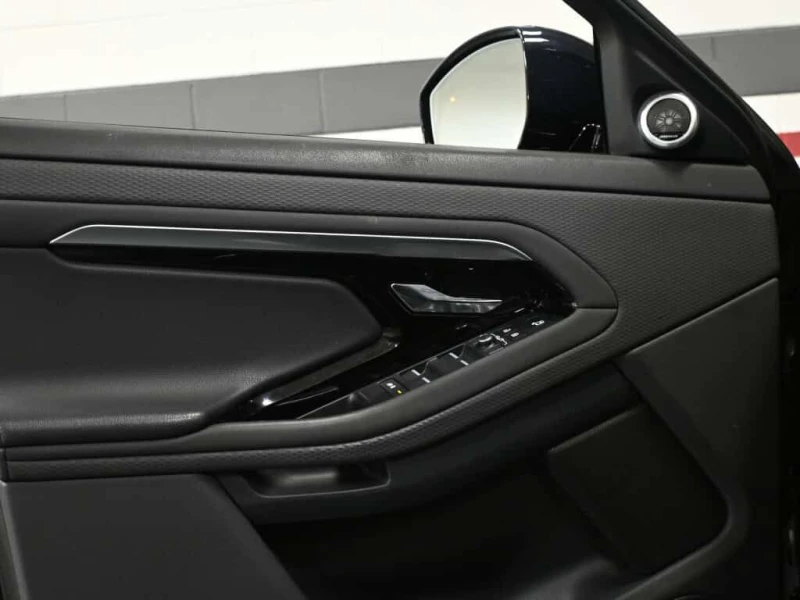 Land Rover Range Rover Evoque * P250 No Accident Leather Meridian Navigation Pan, снимка 9 - Автомобили и джипове - 53513704