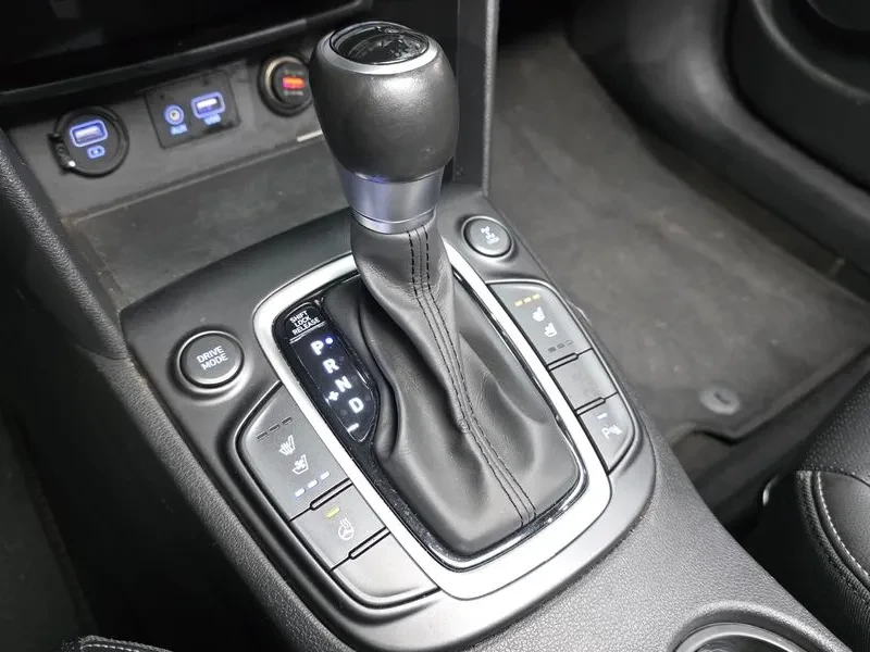 Hyundai Kona 1.6Т, снимка 9 - Автомобили и джипове - 54257155