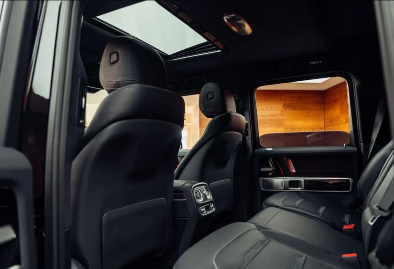 Mercedes-Benz G 63 AMG Night Pack, снимка 12 - Автомобили и джипове - 54302046