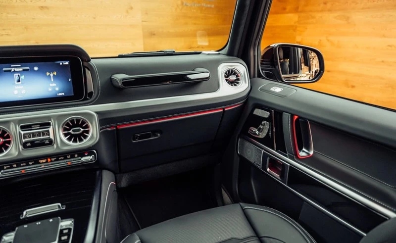 Mercedes-Benz G 63 AMG Night Pack, снимка 11 - Автомобили и джипове - 54302046