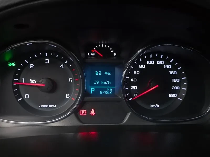 Chevrolet Captiva 2.0L/2WD, снимка 8 - Автомобили и джипове - 56699345