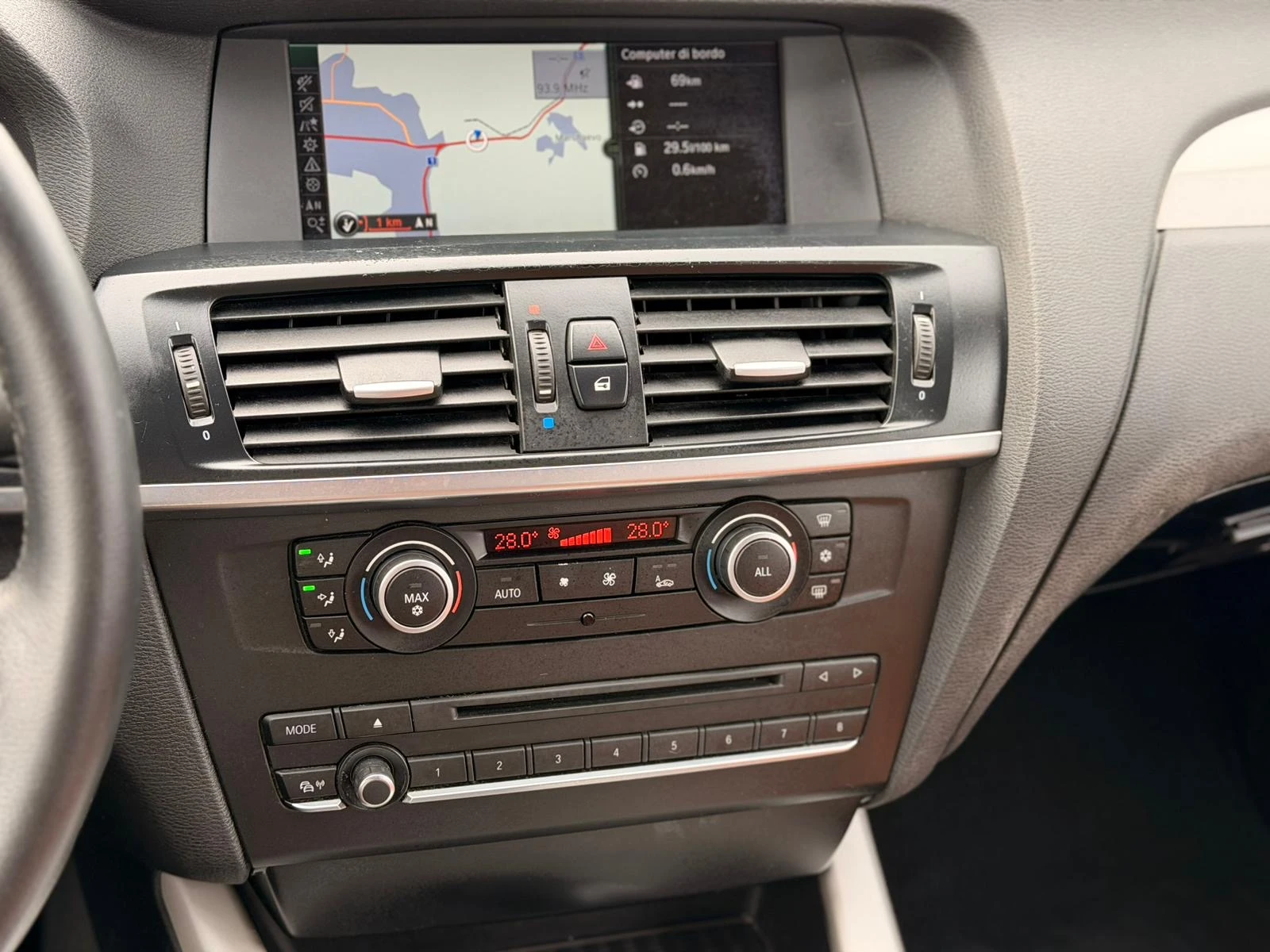 BMW X3 2.0D XDRIVE 184k c, снимка 14 - Автомобили и джипове - 53924955