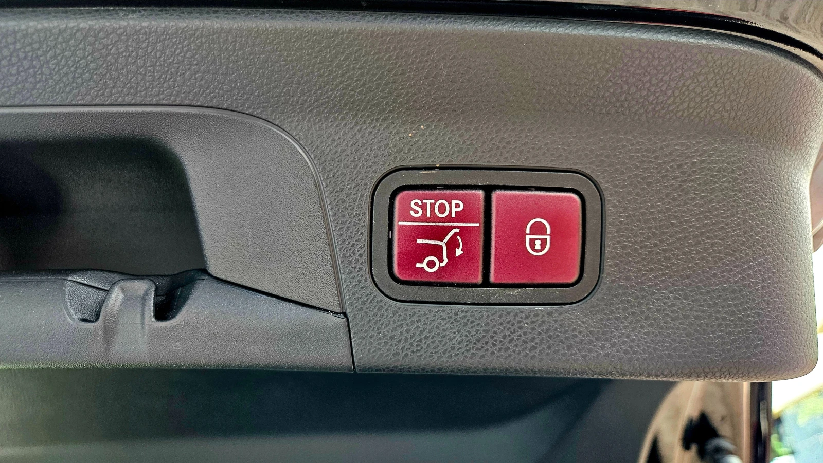 Mercedes-Benz GLC 43 AMG, снимка 15 - Автомобили и джипове - 54264251