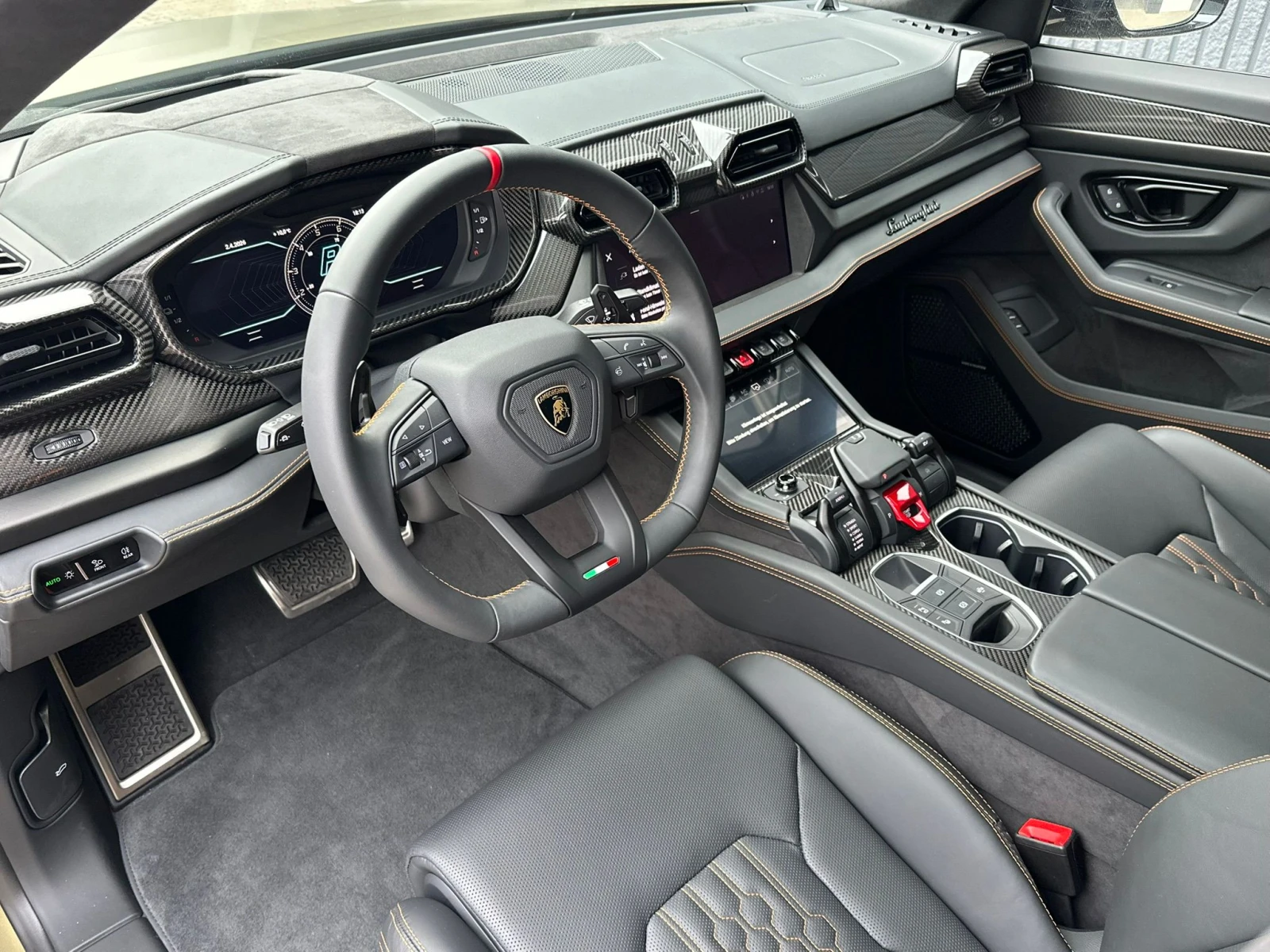 Lamborghini Urus SE, снимка 10 - Автомобили и джипове - 54277702