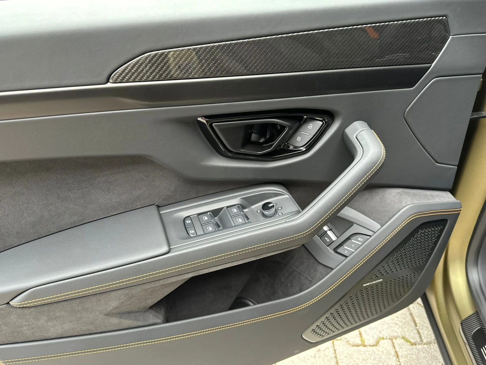 Lamborghini Urus SE, снимка 13 - Автомобили и джипове - 54277702