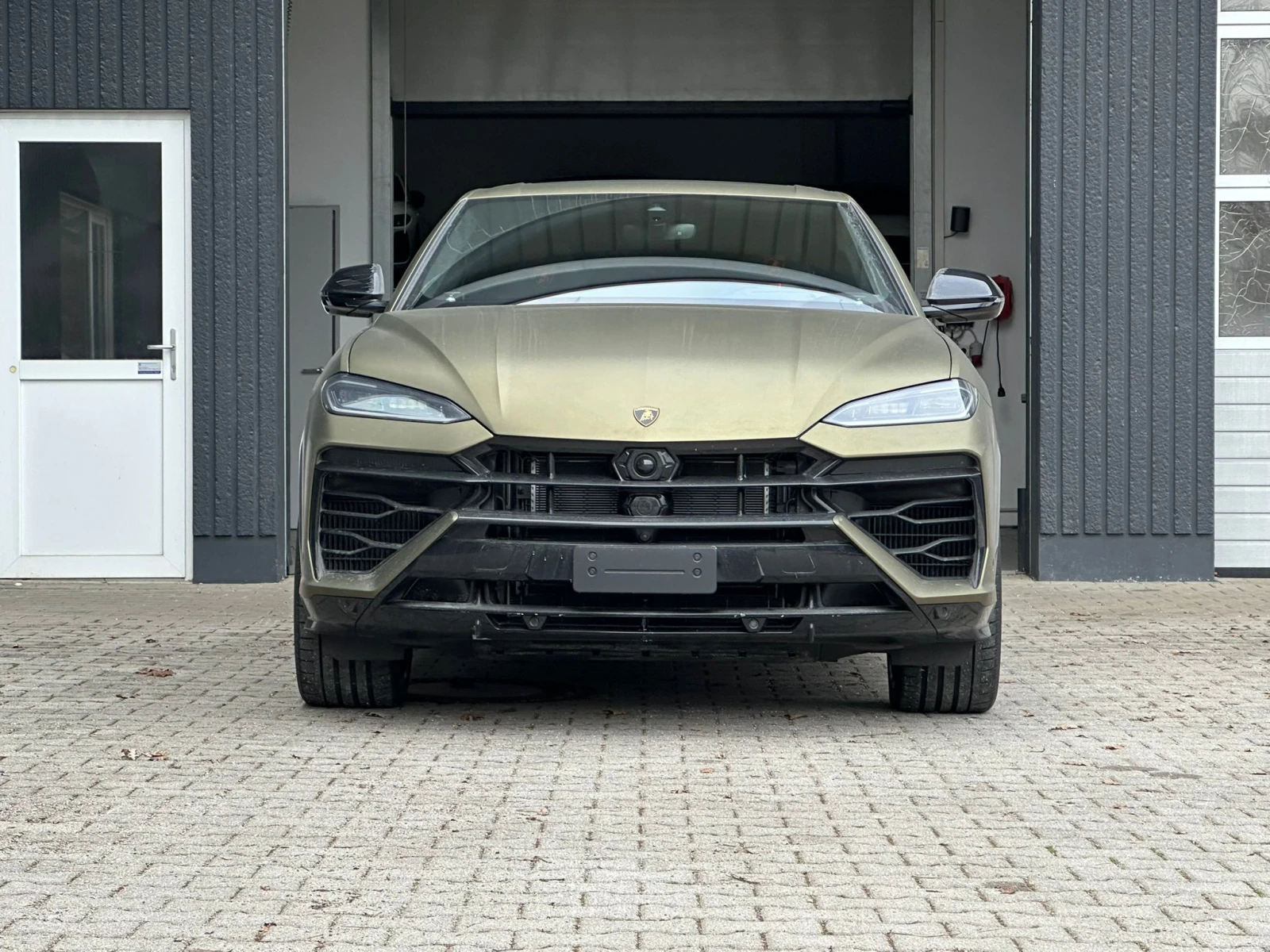 Lamborghini Urus SE, снимка 3 - Автомобили и джипове - 54277702