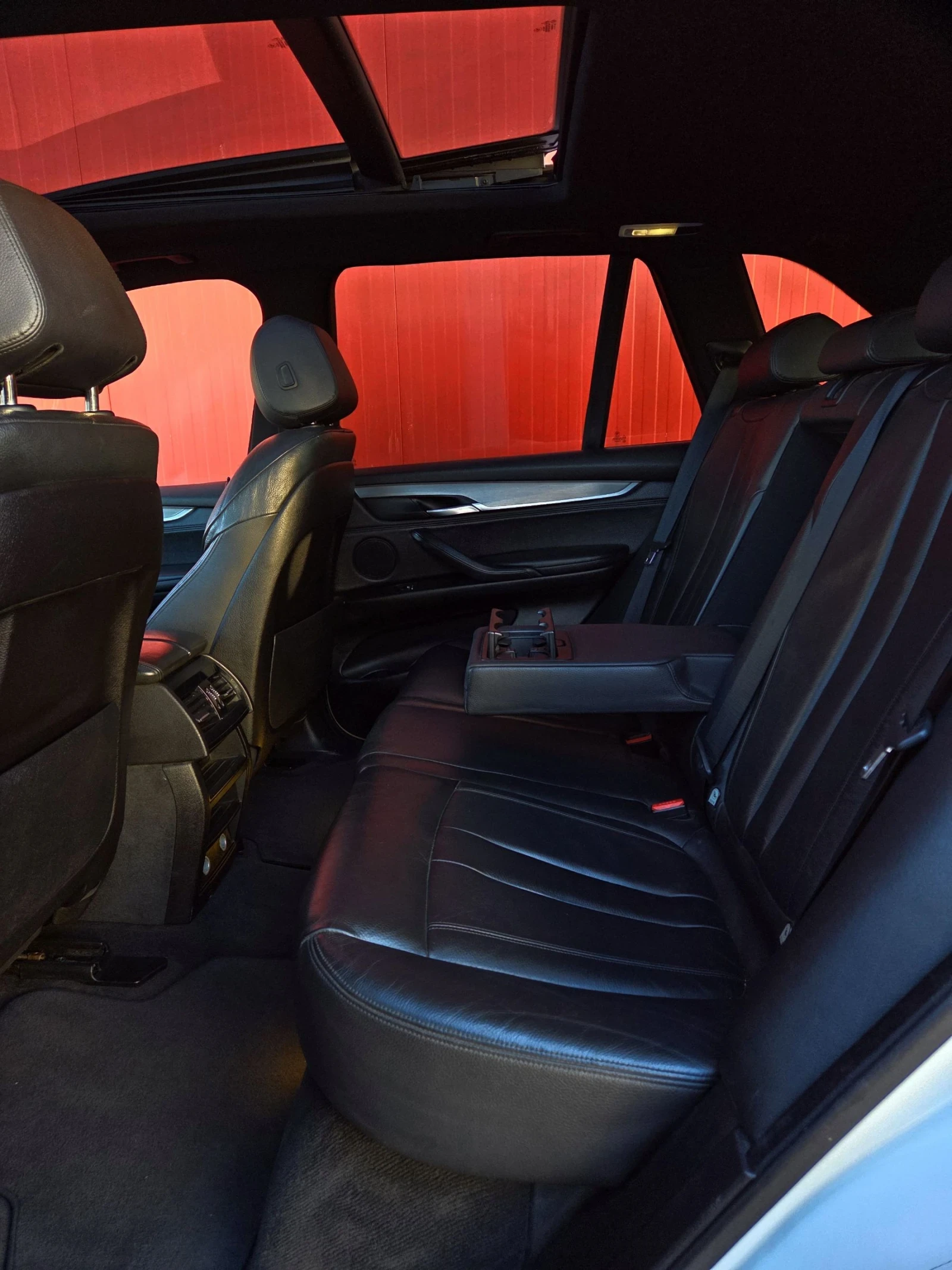 BMW X5 M-Пакет/Панорама/Амбиентно осветление, снимка 14 - Автомобили и джипове - 54378495