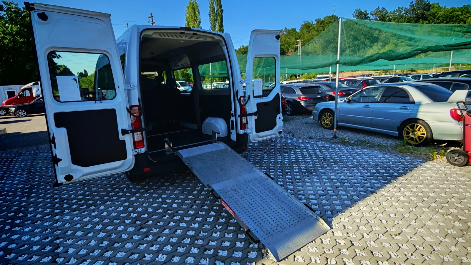 Renault Master 2.3dci Инвалидна рампа, климатична инсталация!, снимка 10 - Бусове и автобуси - 55823978