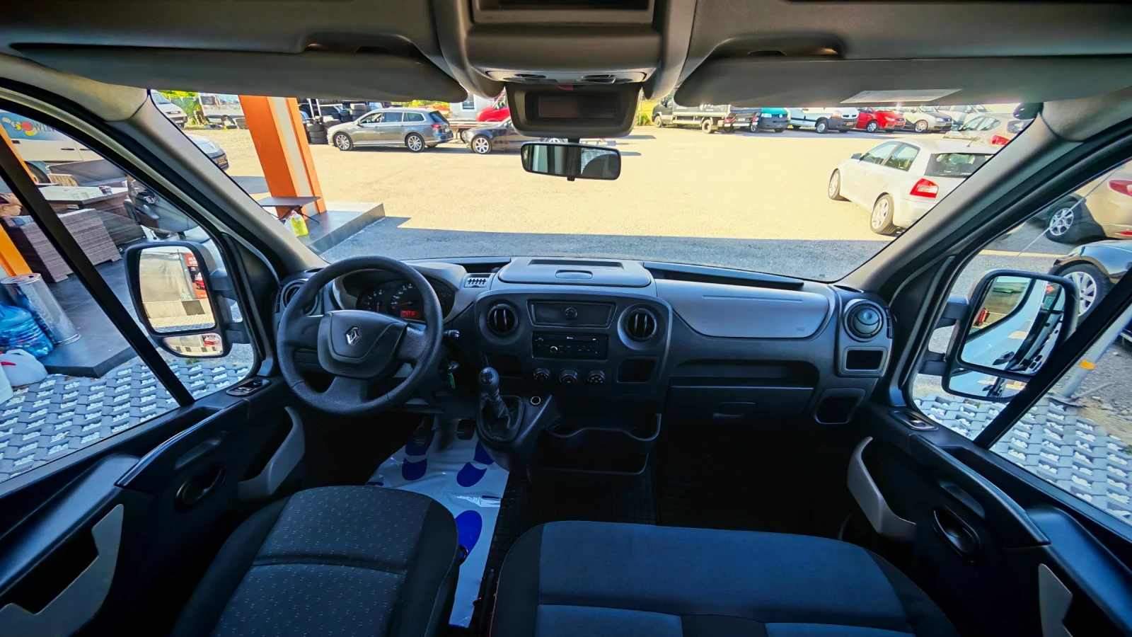 Renault Master 2.3dci Инвалидна рампа, климатична инсталация!, снимка 13 - Бусове и автобуси - 55823978