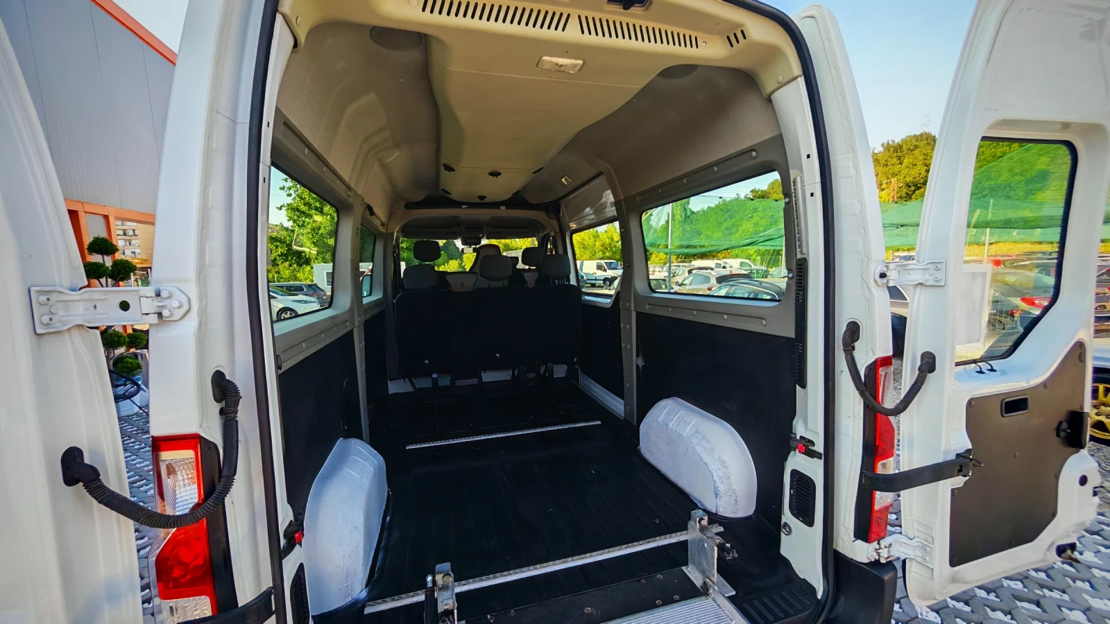 Renault Master 2.3dci Инвалидна рампа, климатична инсталация!, снимка 11 - Бусове и автобуси - 55823978