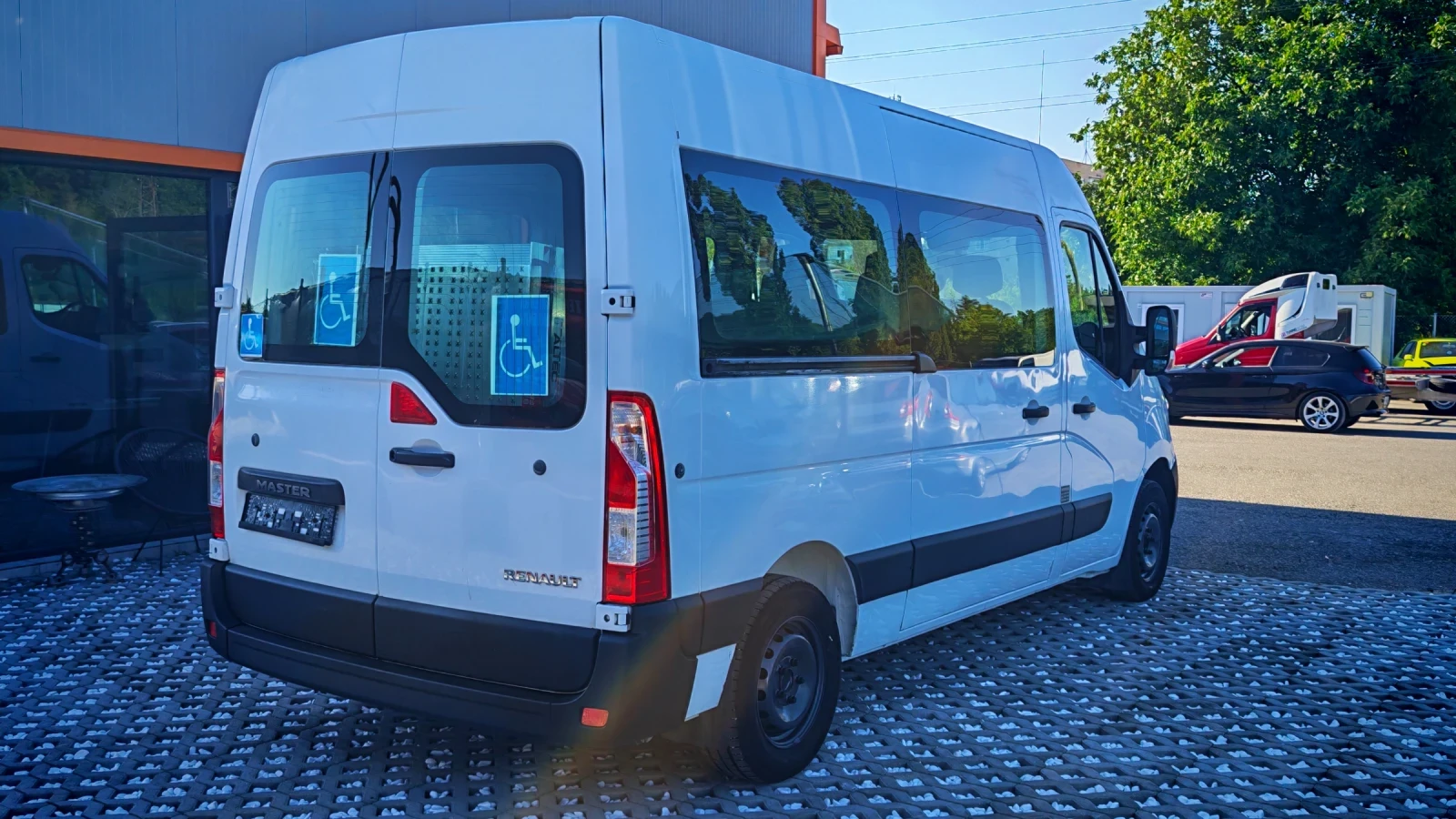 Renault Master 2.3dci Инвалидна рампа, климатична инсталация!, снимка 5 - Бусове и автобуси - 55823978