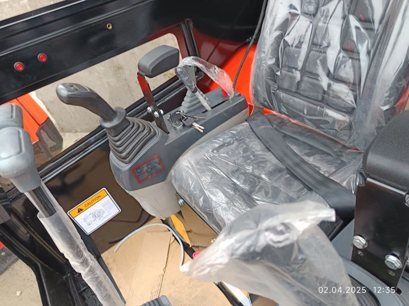 Багер Kobelco 2, 5тона, kubota мотор, снимка 6 - Индустриална техника - 51815361