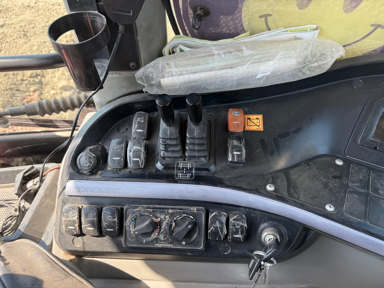 Багер Hidromek 102B, снимка 12 - Индустриална техника - 54209474