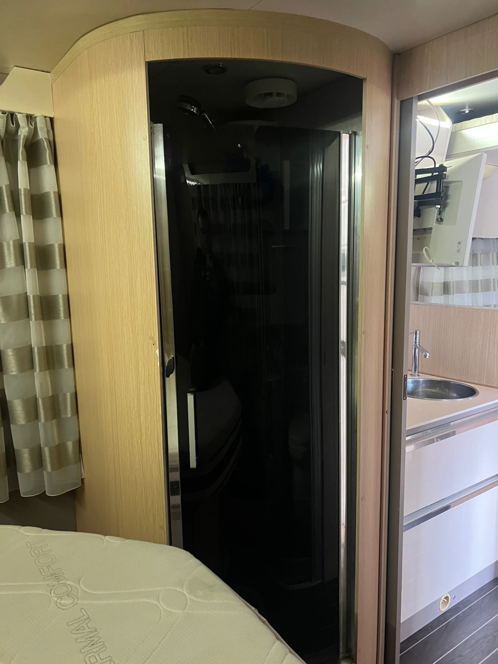 Кемпер Rimor Luano Camp, снимка 5 - Каравани и кемпери - 56270004