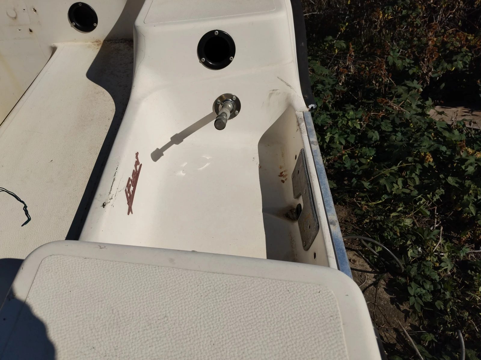  Ally Fiart  | Mobile.bg   6