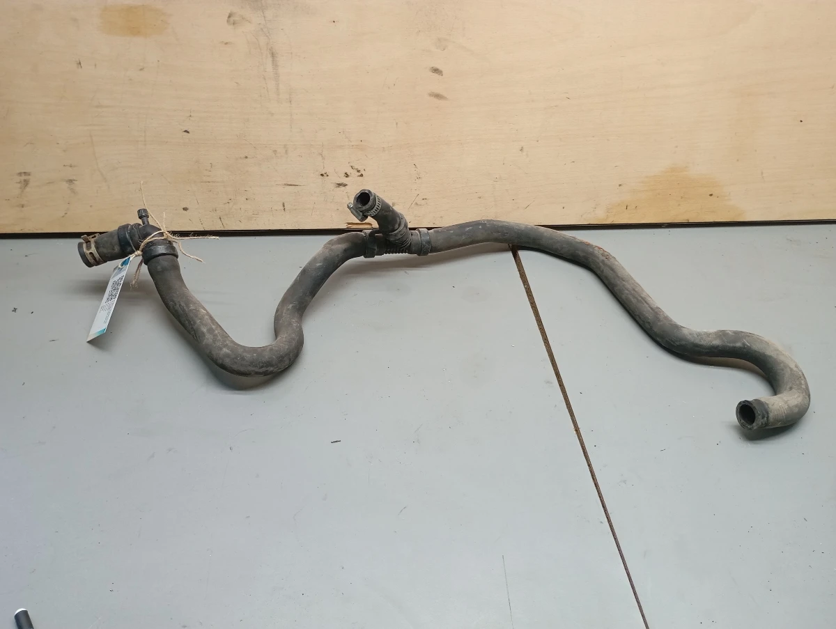 водно съединение (1) Дачия Логан 1.5дци