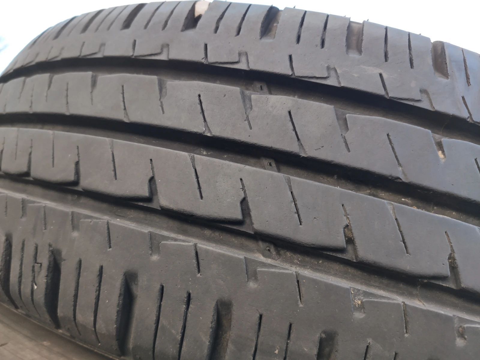 Гуми Летни 205/70R15, снимка 3 - Гуми и джанти - 54731453
