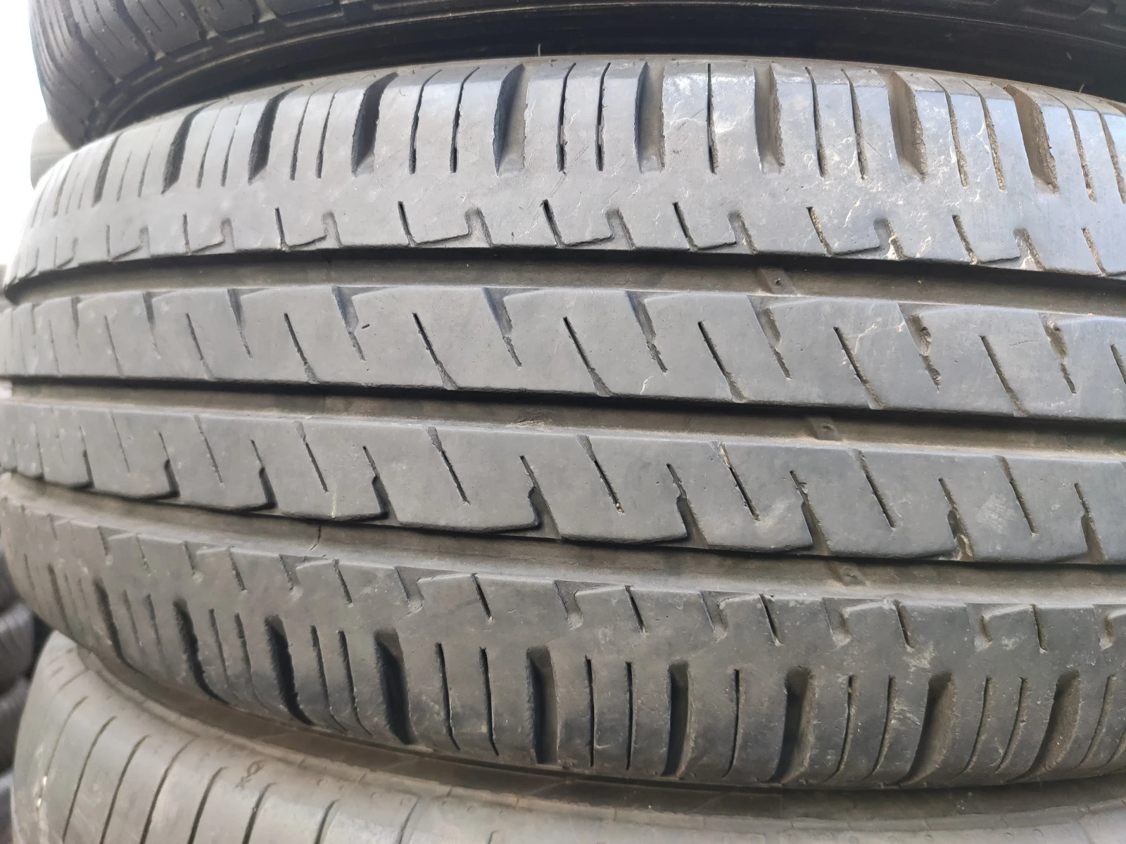 Гуми Летни 205/70R15, снимка 2 - Гуми и джанти - 54731453