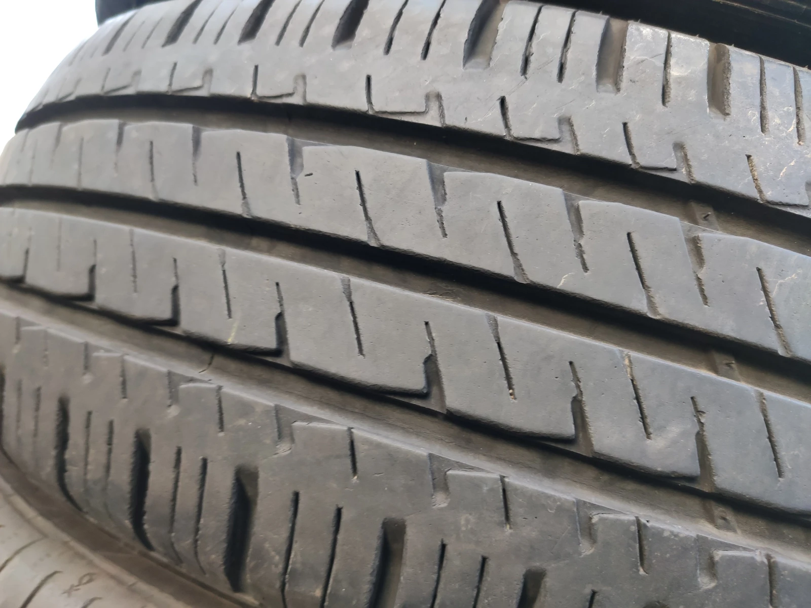 Гуми Летни 205/70R15, снимка 4 - Гуми и джанти - 54731453
