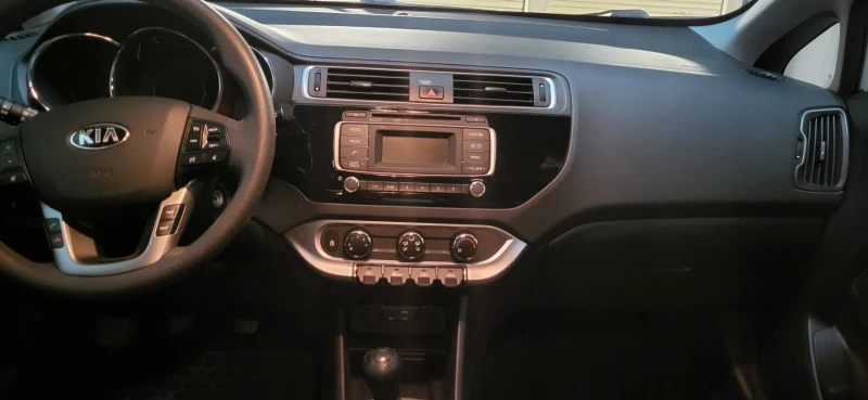 Kia Rio 1.2, снимка 10 - Автомобили и джипове - 47294417