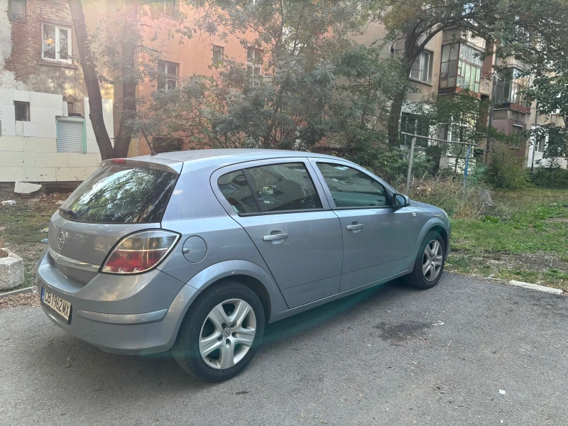 Opel Astra, снимка 2 - Автомобили и джипове - 47395870