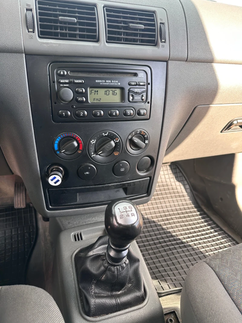 Ford Connect 1.8 TDCI 90KC, снимка 15 - Автомобили и джипове - 47856888