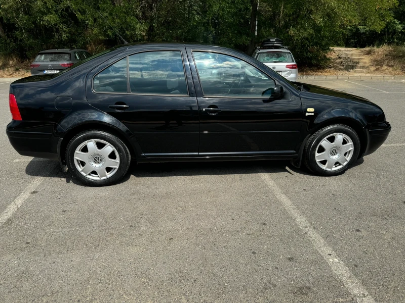 VW Bora 1.6SR, снимка 4 - Автомобили и джипове - 47951084