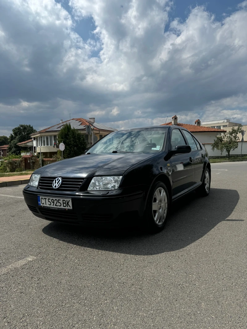 VW Bora 1.6SR, снимка 1 - Автомобили и джипове - 47951084