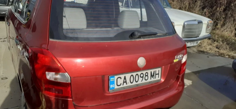 Skoda Fabia, снимка 2 - Автомобили и джипове - 48131761