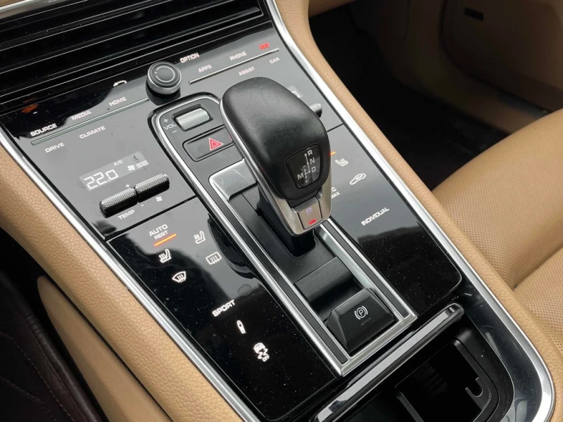Porsche Panamera * 4dr HB 4 * CARFAX * БЕЗ ПЪРВОНАЧАЛНА ВНОСКА, снимка 9 - Автомобили и джипове - 52919080