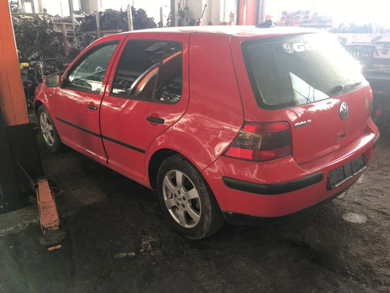 VW Golf 1.6, снимка 3 - Автомобили и джипове - 8044575