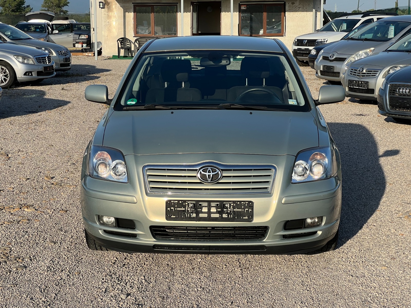 Toyota Avensis 1.8 VVTI - изображение 2