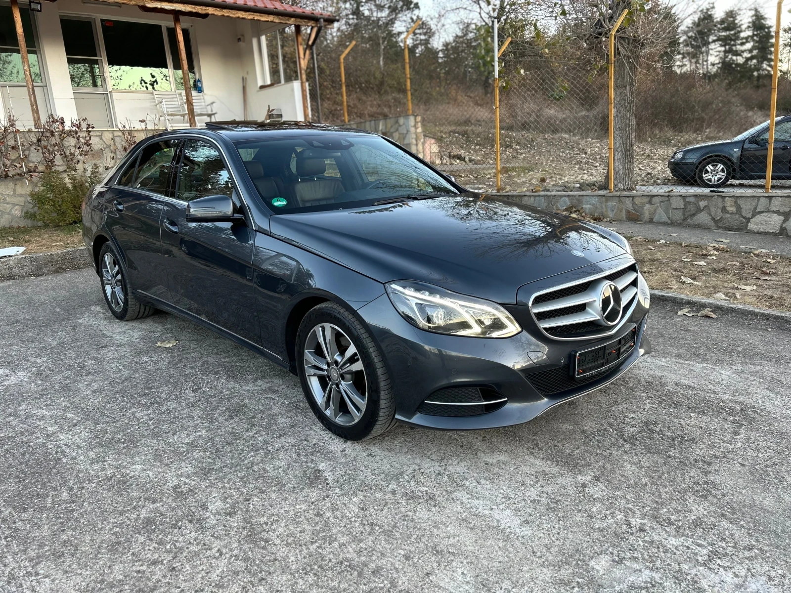 Mercedes-Benz E 250 Bluetec 4MATIC Distronic - изображение 2