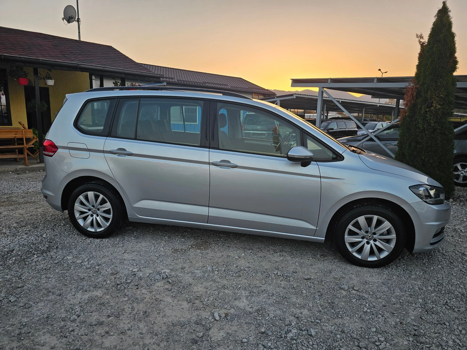 VW Touran 1.6TDI 116кс EURO 6b ! ! КЛИМАТРОНИК - изображение 6