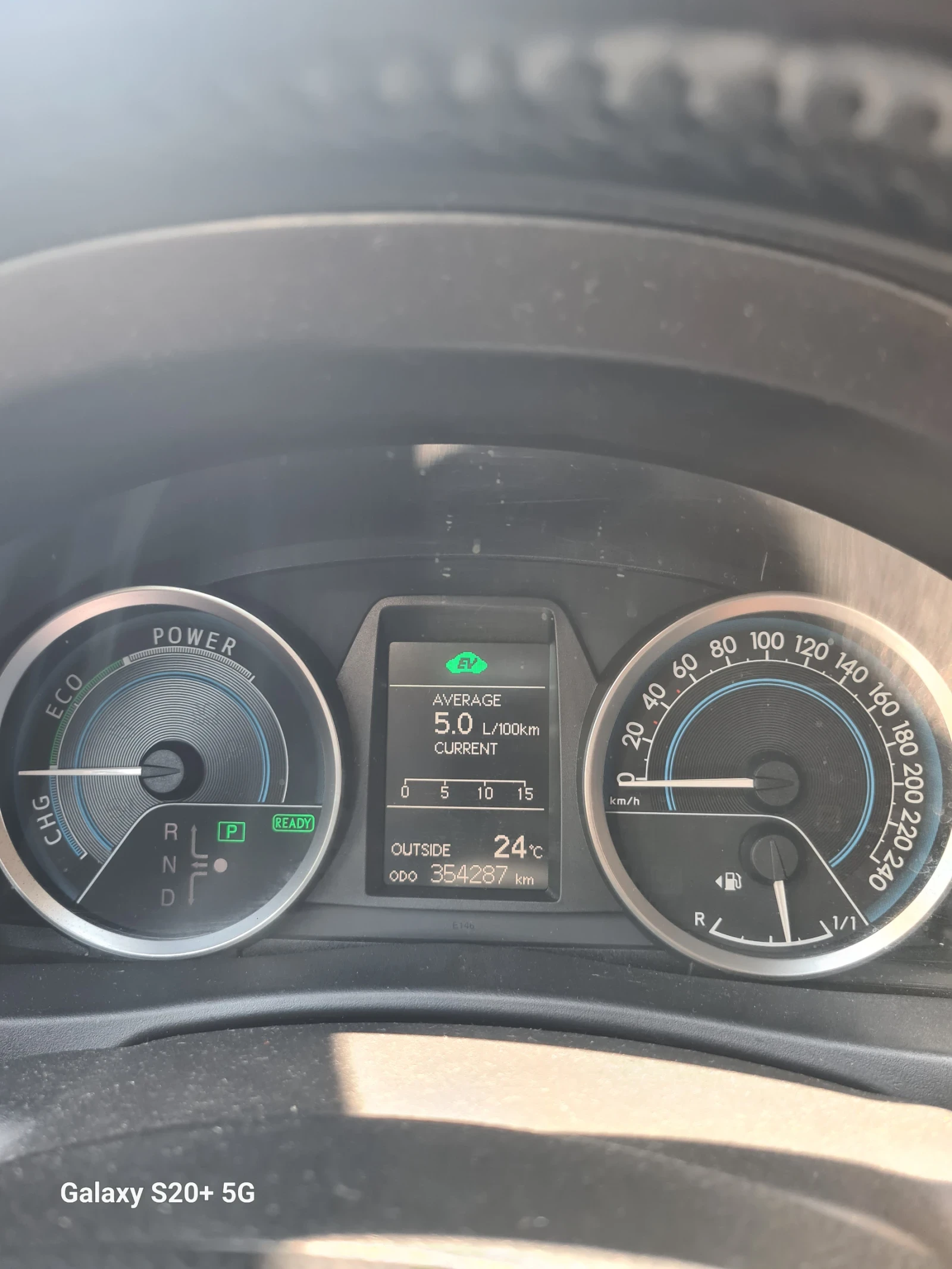 Toyota Auris 1.8 хибрид - изображение 9